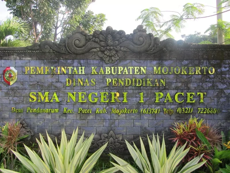 SMAN-1-PACET